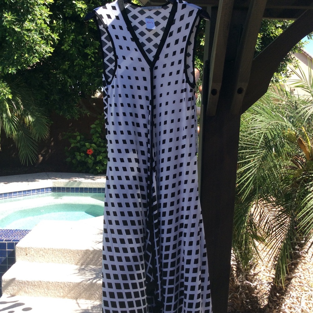 LIGHTWEIGHT SUMMER DRESS